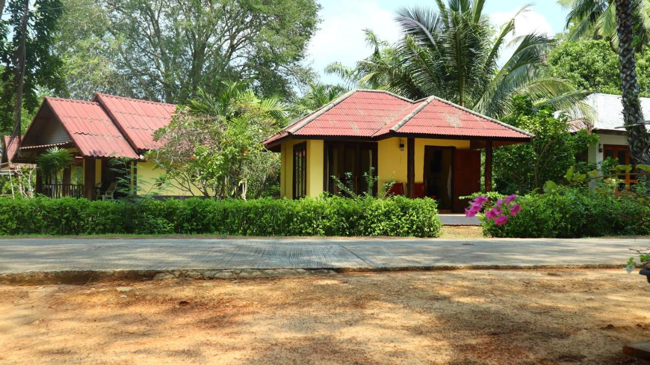 Koh Yao Noi Beach Resort Екстер'єр фото